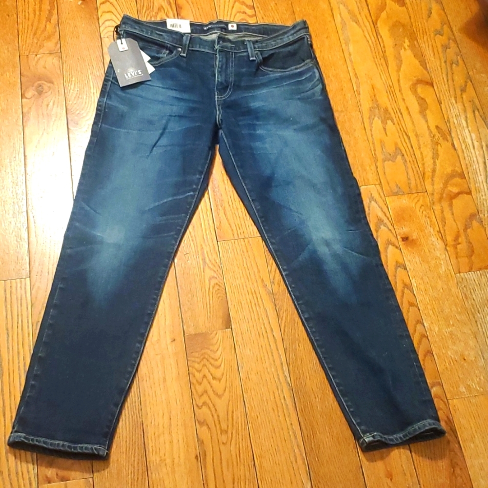 COPY - Levis Japanese Selvedge Boyfriend Fit Jeans.  Size 27x27.